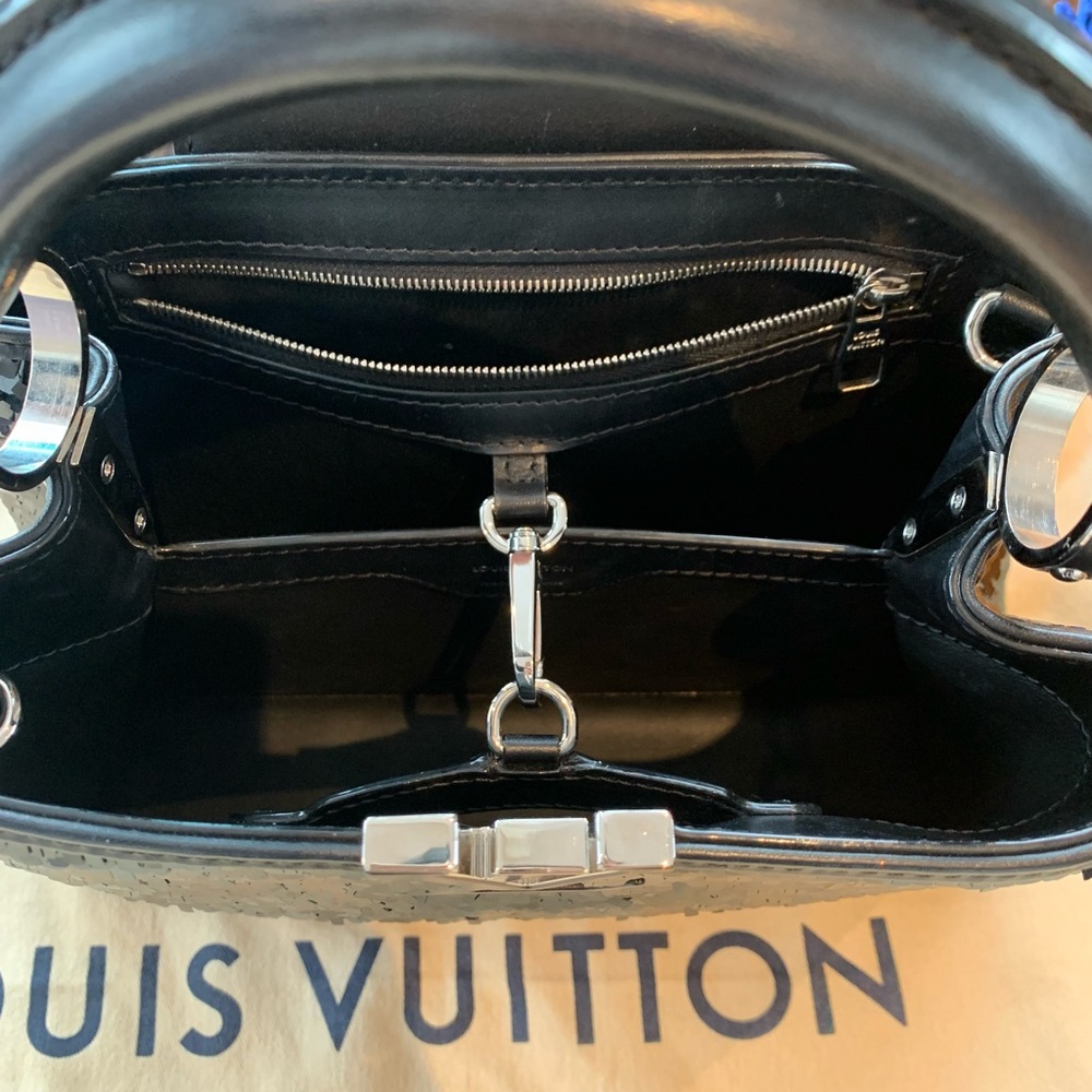 Louis Vuitton Capucines - Picture 11 of 17